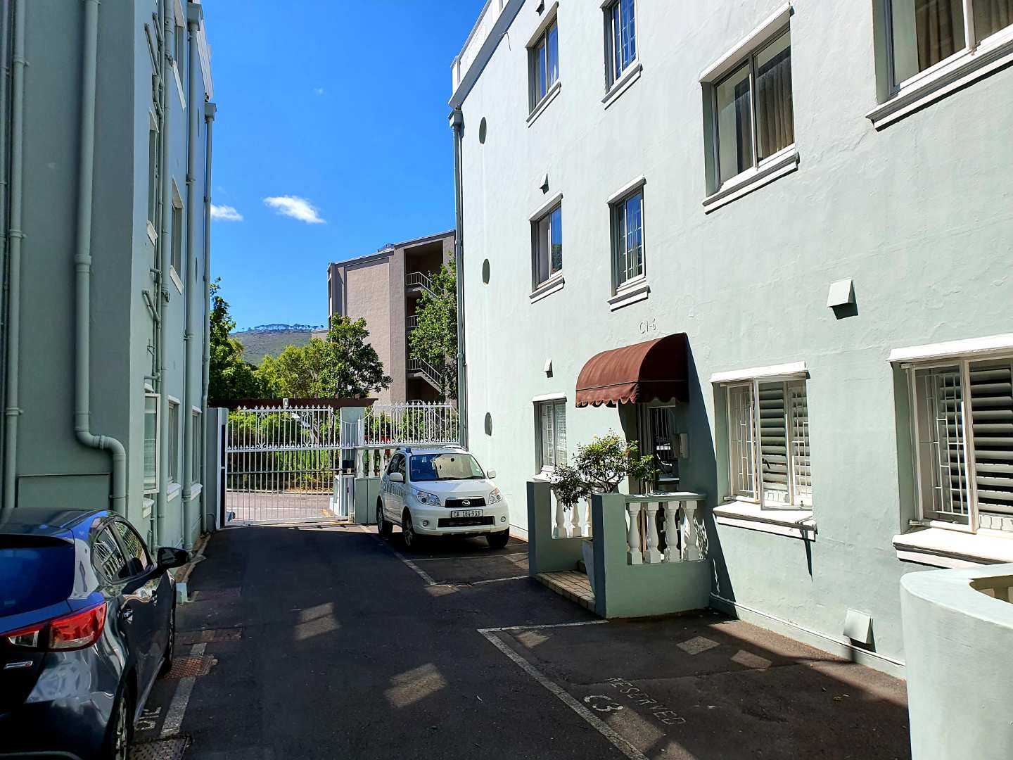 To Let 1 Bedroom Property for Rent in Oranjezicht Western Cape